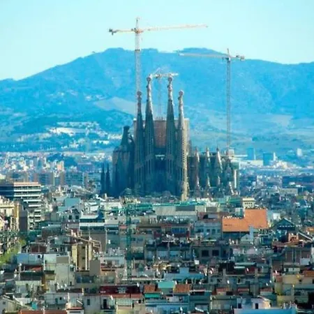 Appartamento Ramblas Spacious & Design 4br Flat With Balcony 15m Ramblas *