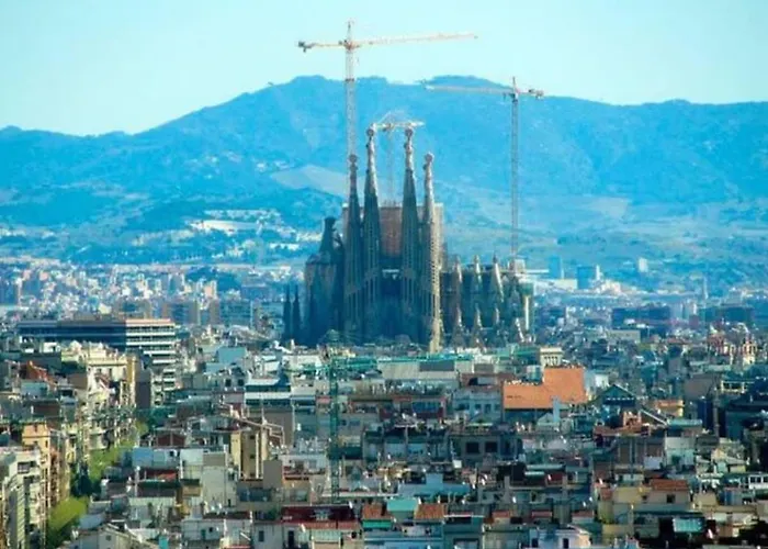 Appartamento Ramblas Spacious & Design 4br Flat With Balcony 15m Ramblas *