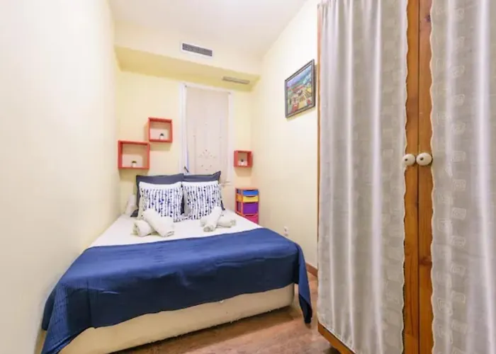 Ramblas Spacious & Design 4br Flat With Balcony 15m Ramblas Barcellona