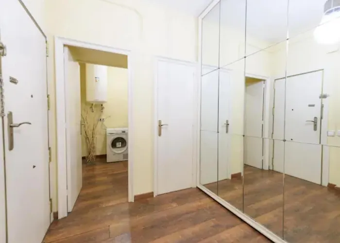 Appartamento Ramblas Spacious & Design 4br Flat With Balcony 15m Ramblas *
