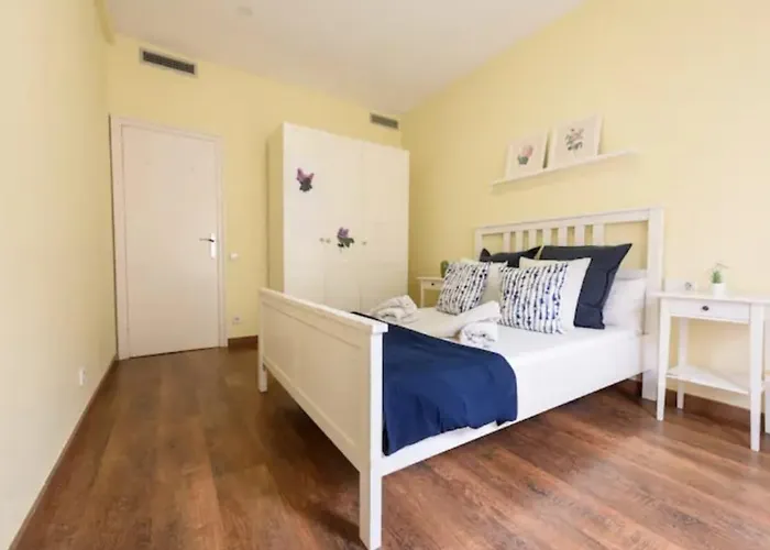 Appartamento Ramblas Spacious & Design 4br Flat With Balcony 15m Ramblas